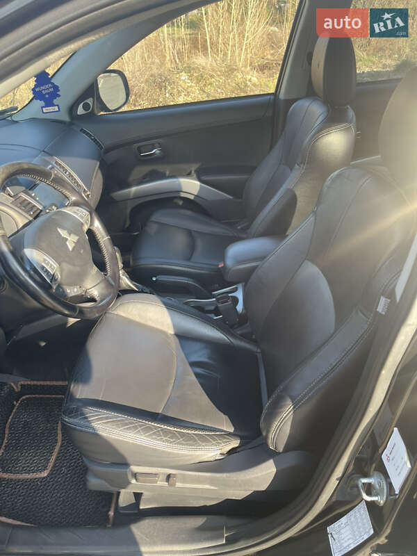 Внедорожник / Кроссовер Mitsubishi Outlander 2009 в Стрые