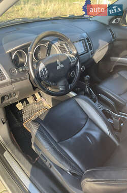 Внедорожник / Кроссовер Mitsubishi Outlander 2009 в 