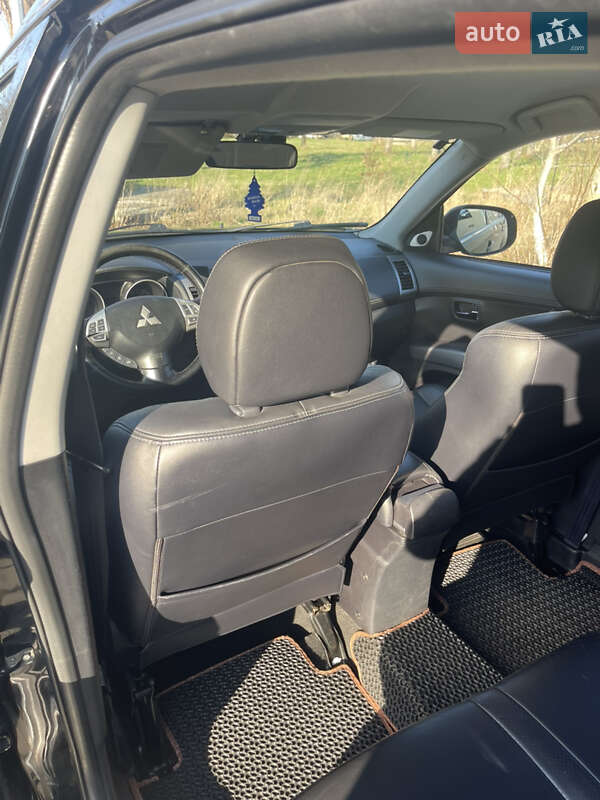 Внедорожник / Кроссовер Mitsubishi Outlander 2009 в Стрые