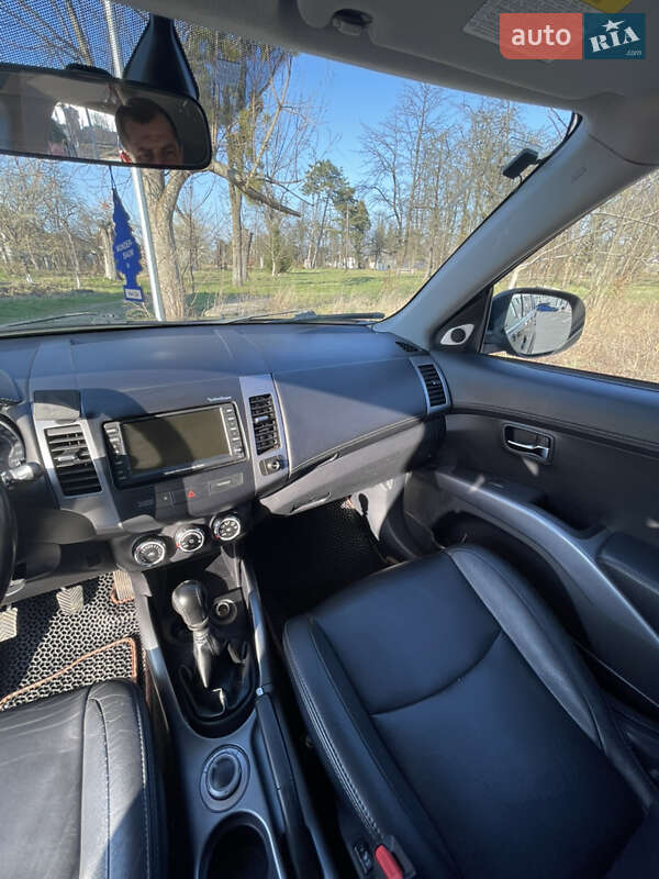 Внедорожник / Кроссовер Mitsubishi Outlander 2009 в Стрые