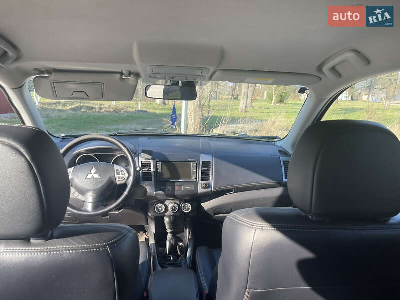 Внедорожник / Кроссовер Mitsubishi Outlander 2009 в Стрые