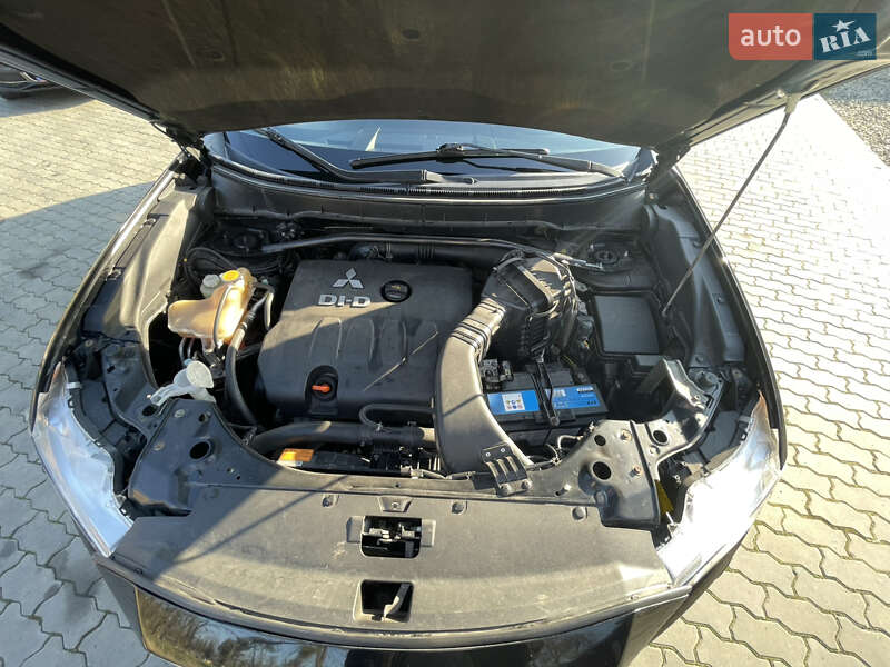 Внедорожник / Кроссовер Mitsubishi Outlander 2009 в Стрые