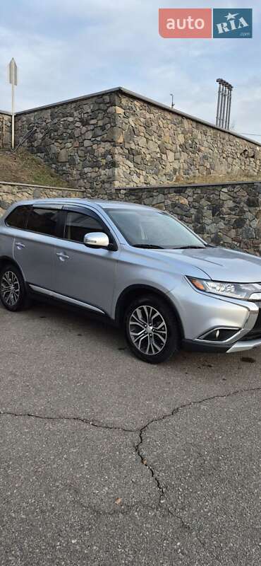 Внедорожник / Кроссовер Mitsubishi Outlander 2015 в Белой Церкви фото 7 Внедорожник / Кроссовер Mitsubishi Outlander 2015 в Белой Церкви