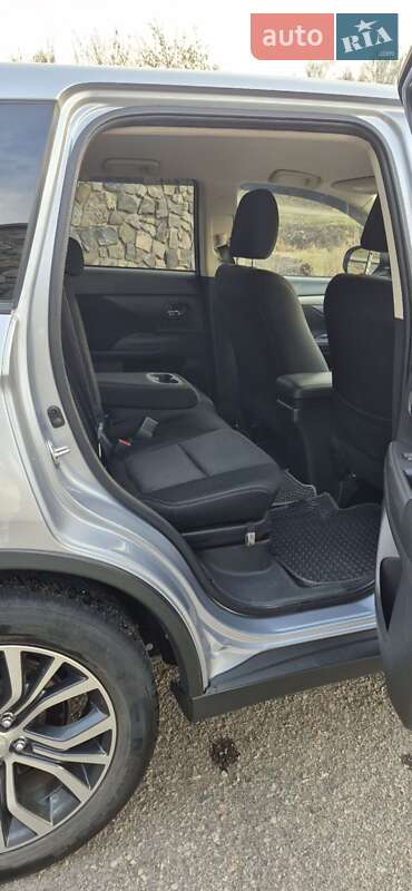 Внедорожник / Кроссовер Mitsubishi Outlander 2015 в Белой Церкви фото 11 Внедорожник / Кроссовер Mitsubishi Outlander 2015 в Белой Церкви