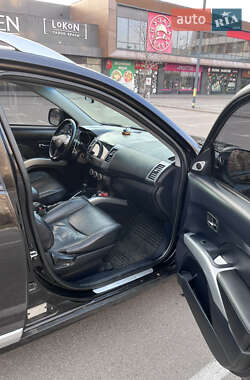 Внедорожник / Кроссовер Mitsubishi Outlander 2008 в 