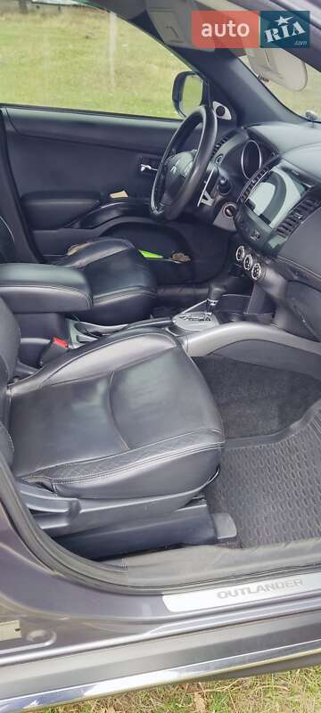 Позашляховик / Кросовер Mitsubishi Outlander 2010 в Харкові