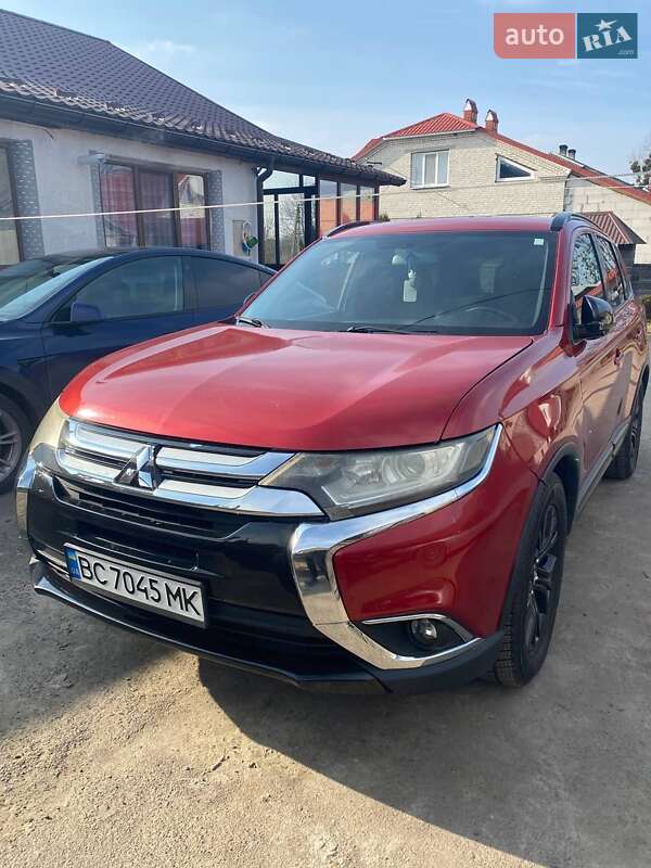 Позашляховик / Кросовер Mitsubishi Outlander 2017 в Кам'янці-Бузькій