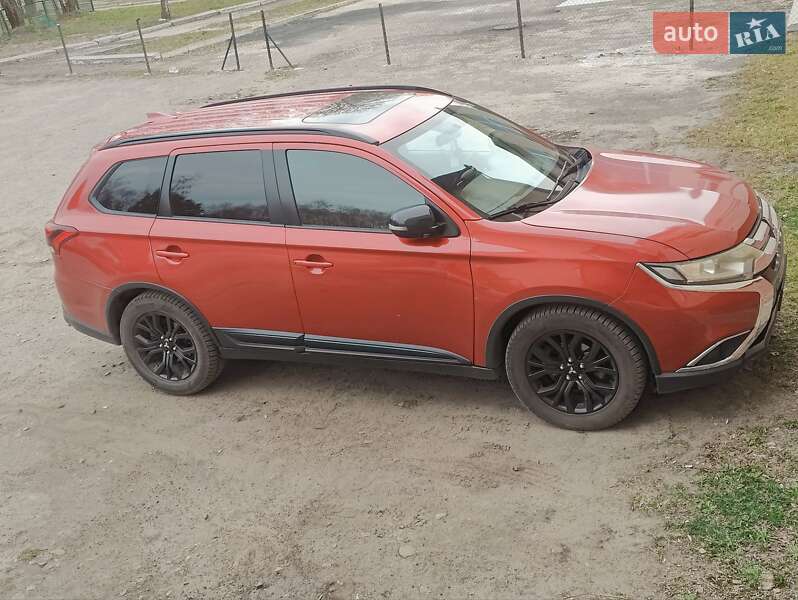 Позашляховик / Кросовер Mitsubishi Outlander 2017 в Кам'янці-Бузькій