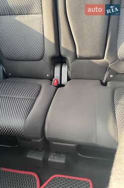 Внедорожник / Кроссовер Mitsubishi Outlander 2017 в 