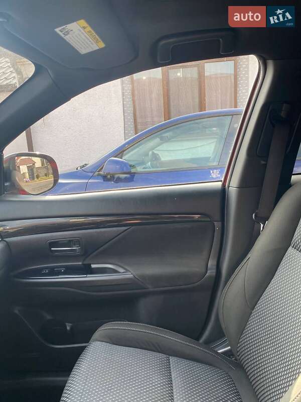 Позашляховик / Кросовер Mitsubishi Outlander 2017 в Кам'янці-Бузькій