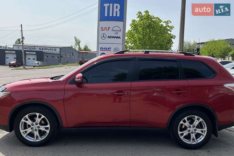 Внедорожник / Кроссовер Mitsubishi Outlander 2014 в Львове