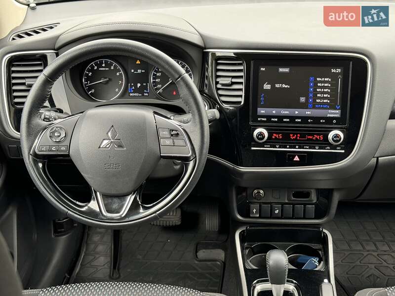 Позашляховик / Кросовер Mitsubishi Outlander 2021 в Одесі