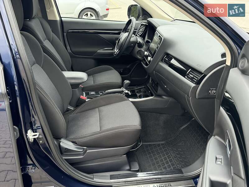 Позашляховик / Кросовер Mitsubishi Outlander 2021 в Одесі