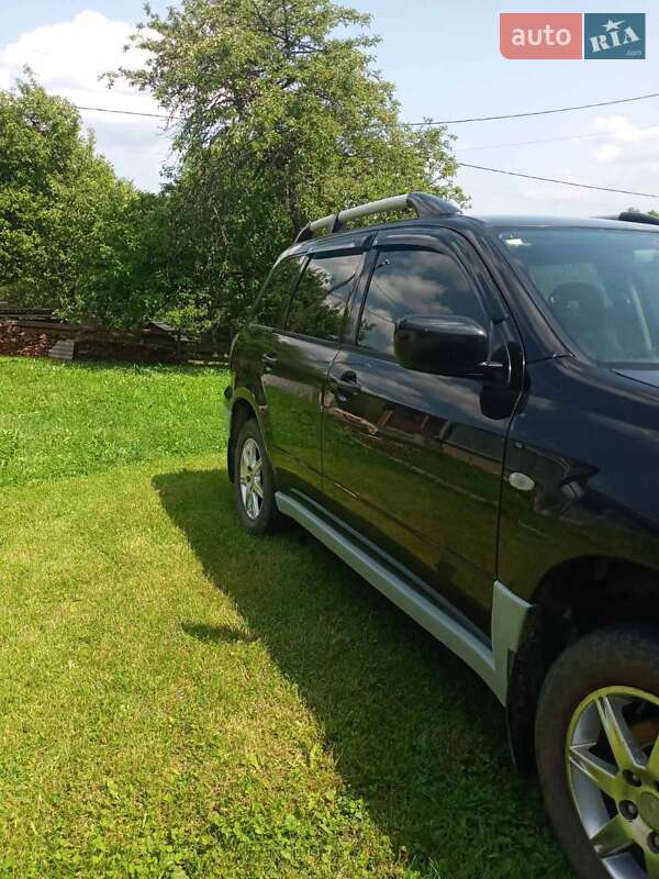 Позашляховик / Кросовер Mitsubishi Outlander 2003 в Верховині