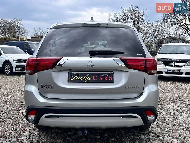 Позашляховик / Кросовер Mitsubishi Outlander 2018 в Одесі