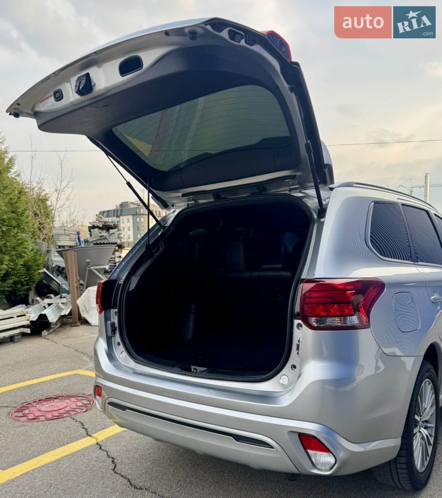 2020 Mitsubishi Outlander - мініатюра 13