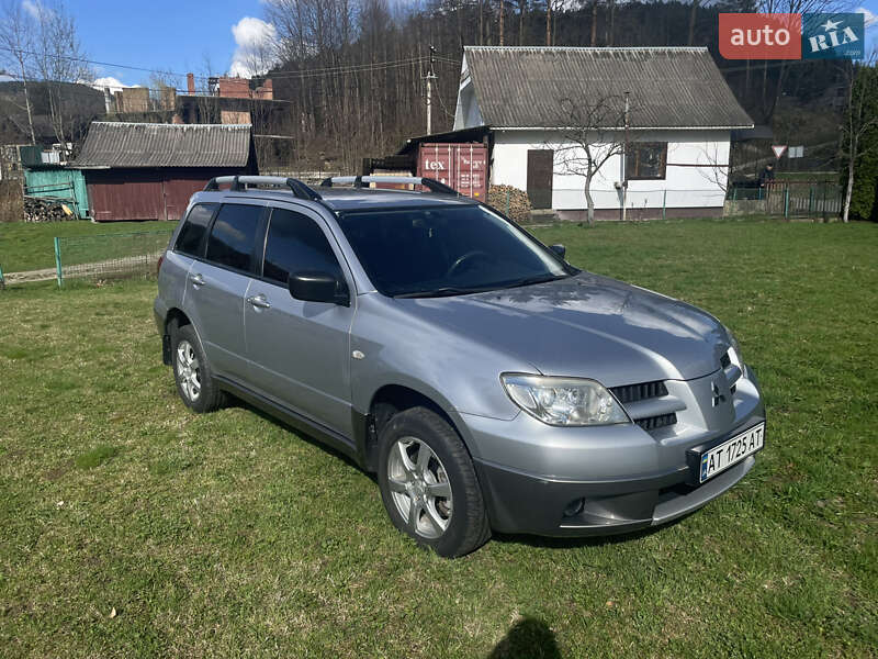 Внедорожник / Кроссовер Mitsubishi Outlander 2005 в Яремче