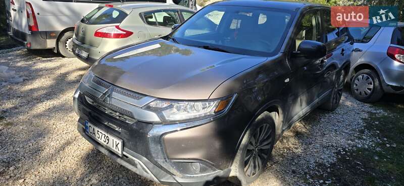 Внедорожник / Кроссовер Mitsubishi Outlander 2019 в Мукачево фото 3 Внедорожник / Кроссовер Mitsubishi Outlander 2019 в Мукачево