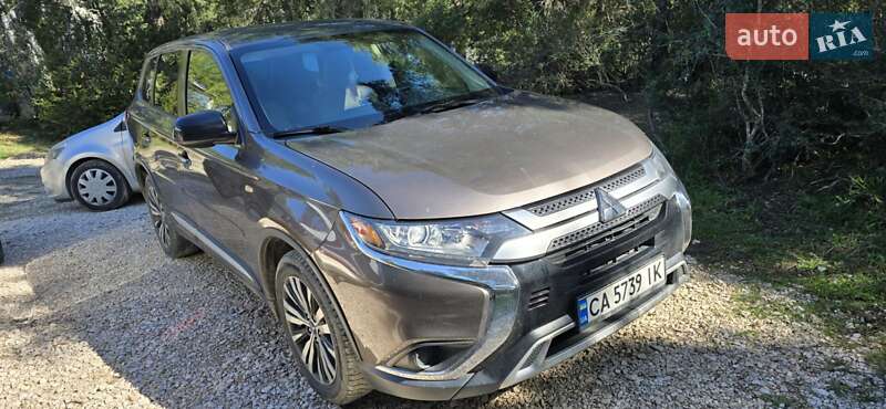 Внедорожник / Кроссовер Mitsubishi Outlander 2019 в Мукачево фото 8 Внедорожник / Кроссовер Mitsubishi Outlander 2019 в Мукачево