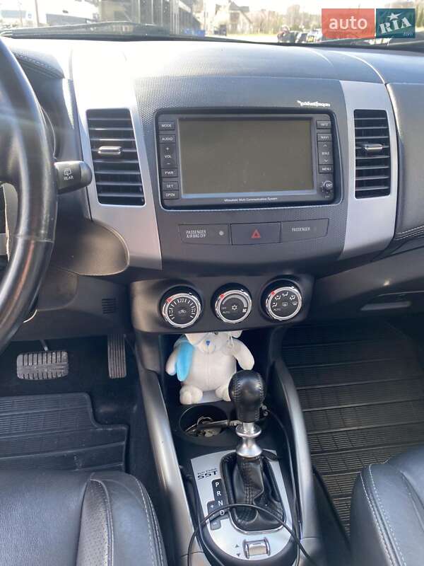 Позашляховик / Кросовер Mitsubishi Outlander 2010 в Дрогобичі