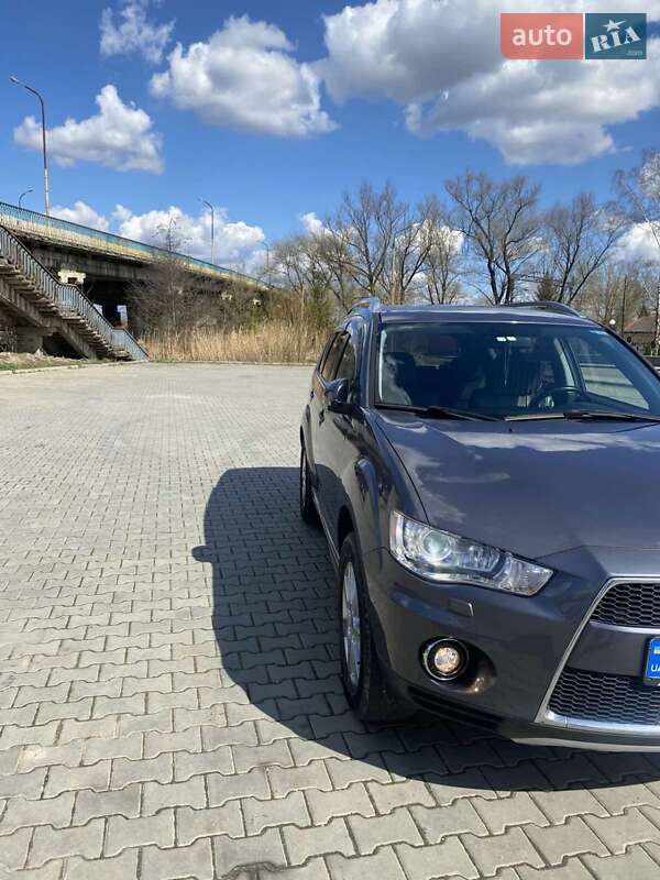 Позашляховик / Кросовер Mitsubishi Outlander 2010 в Дрогобичі