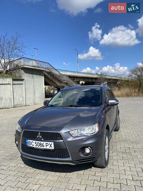 Позашляховик / Кросовер Mitsubishi Outlander 2010 в Дрогобичі