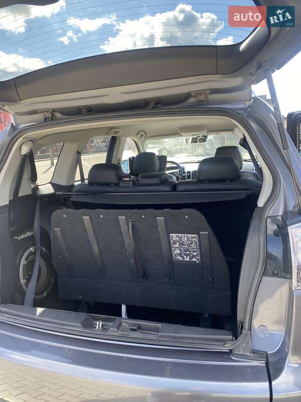Позашляховик / Кросовер Mitsubishi Outlander 2010 в Дрогобичі