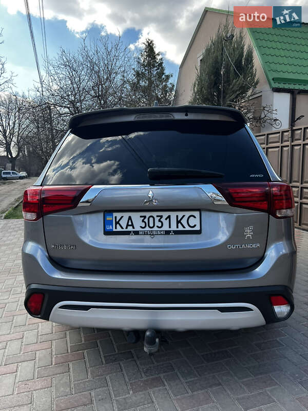 Внедорожник / Кроссовер Mitsubishi Outlander 2019 в Харькове