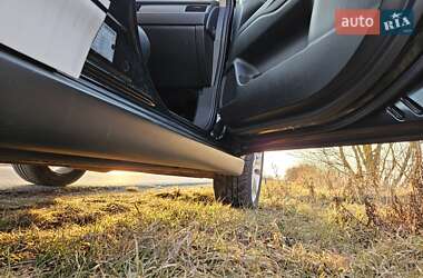 Внедорожник / Кроссовер Mitsubishi Outlander 2012 в 