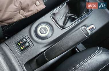 Внедорожник / Кроссовер Mitsubishi Outlander 2012 в 