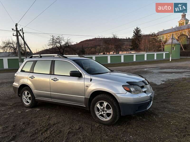 Позашляховик / Кросовер Mitsubishi Outlander 2004 в Мукачевому