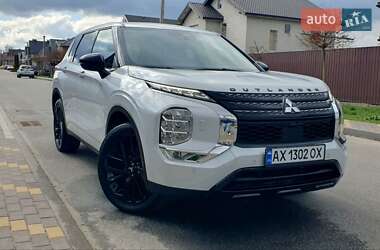 Внедорожник / Кроссовер Mitsubishi Outlander 2022 в Киеве