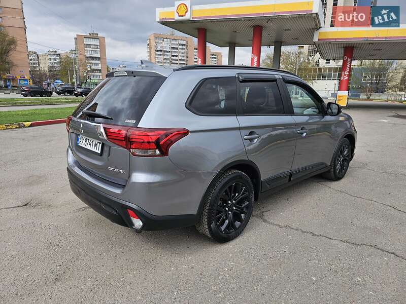 Внедорожник / Кроссовер Mitsubishi Outlander 2018 в Харькове