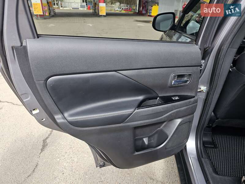 Внедорожник / Кроссовер Mitsubishi Outlander 2018 в Харькове