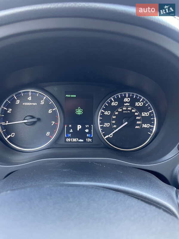 Позашляховик / Кросовер Mitsubishi Outlander 2017 в Рівному