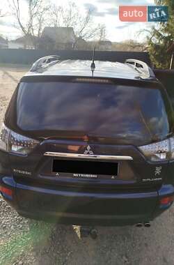 Внедорожник / Кроссовер Mitsubishi Outlander 2011 в 