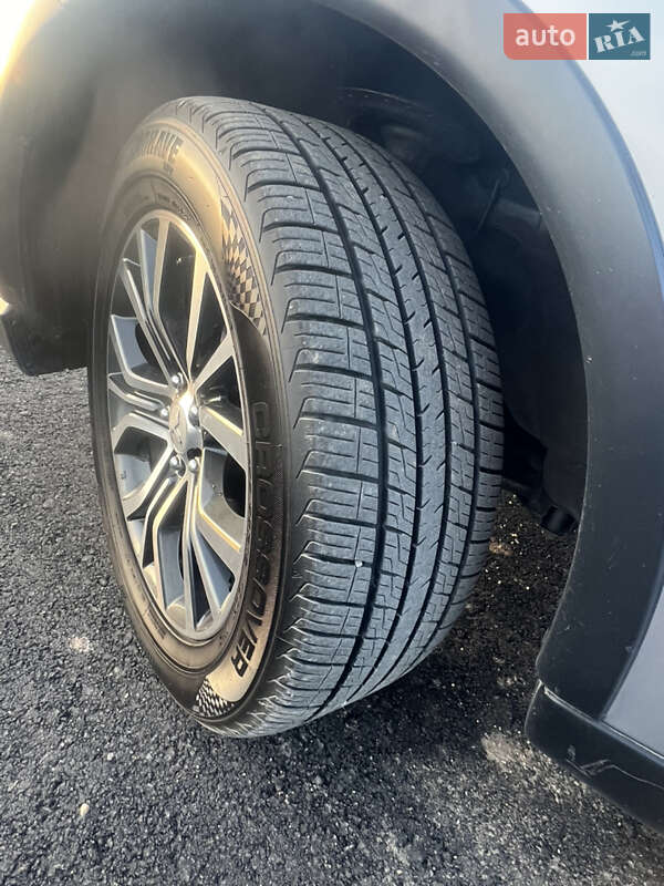 Внедорожник / Кроссовер Mitsubishi Outlander 2017 в Ровно