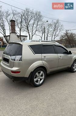 Позашляховик / Кросовер Mitsubishi Outlander 2008 в 