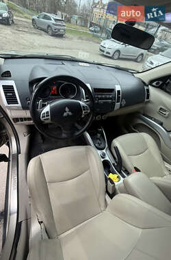 Позашляховик / Кросовер Mitsubishi Outlander 2008 в 