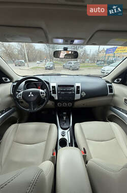 Позашляховик / Кросовер Mitsubishi Outlander 2008 в 