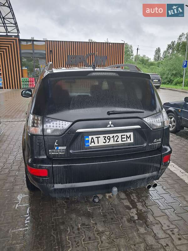 Внедорожник / Кроссовер Mitsubishi Outlander 2011 в Ивано-Франковске