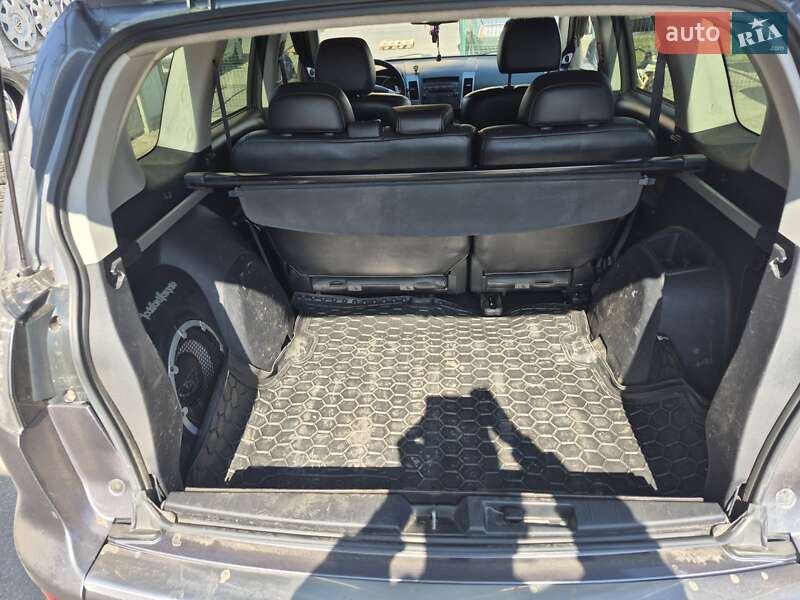 Позашляховик / Кросовер Mitsubishi Outlander 2008 в Олександрії