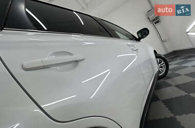 Позашляховик / Кросовер Mitsubishi Outlander 2014 в 