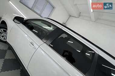Позашляховик / Кросовер Mitsubishi Outlander 2014 в 