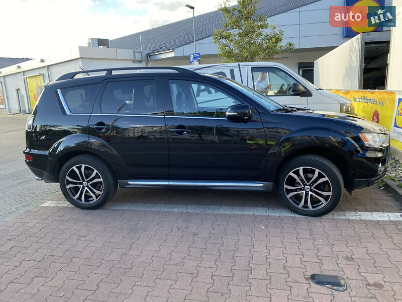 Внедорожник / Кроссовер Mitsubishi Outlander 2011 в Черновцах
