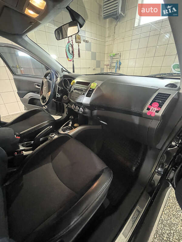 Внедорожник / Кроссовер Mitsubishi Outlander 2011 в Черновцах