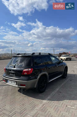 Внедорожник / Кроссовер Mitsubishi Outlander 2005 в 