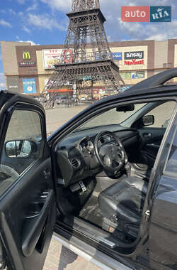 Внедорожник / Кроссовер Mitsubishi Outlander 2005 в 