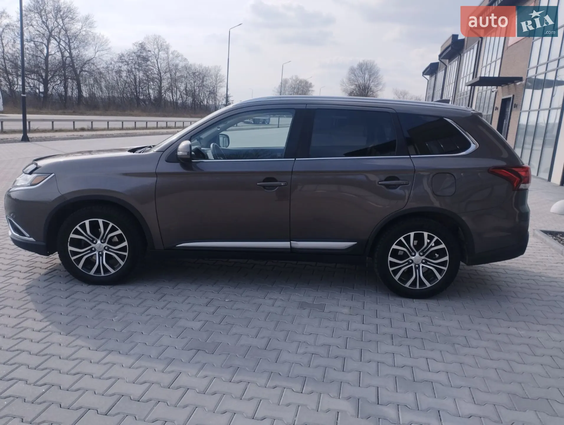 2018 Mitsubishi Outlander - мініатюра 12