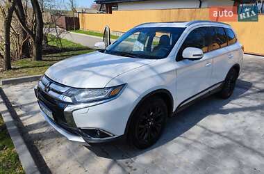 Позашляховик / Кросовер Mitsubishi Outlander 2018 в Києві